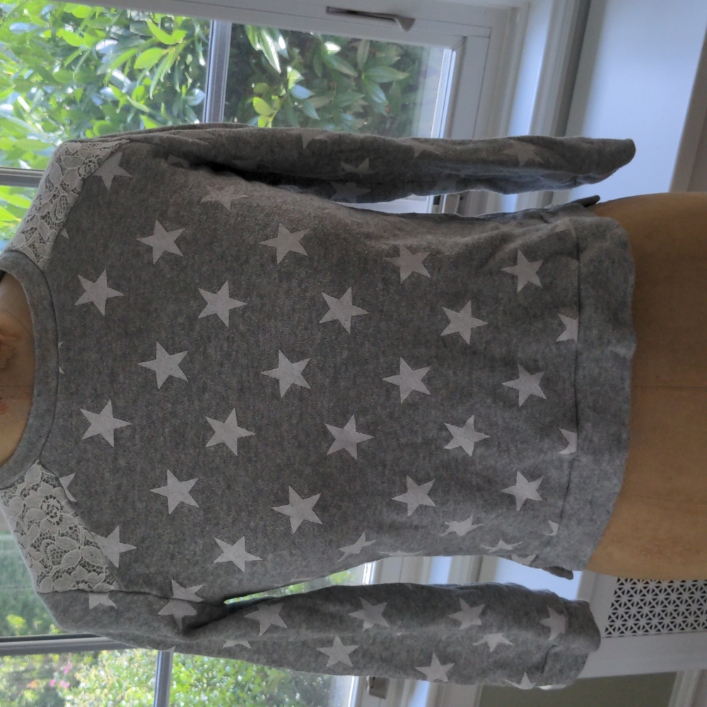 Monteau Grey and White star print sweater Size kid's Large